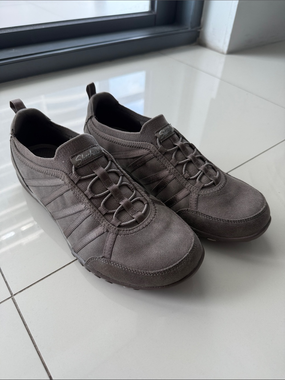 Skechers Relaxed Fit Breathe-Easy Remember Me Shoes
